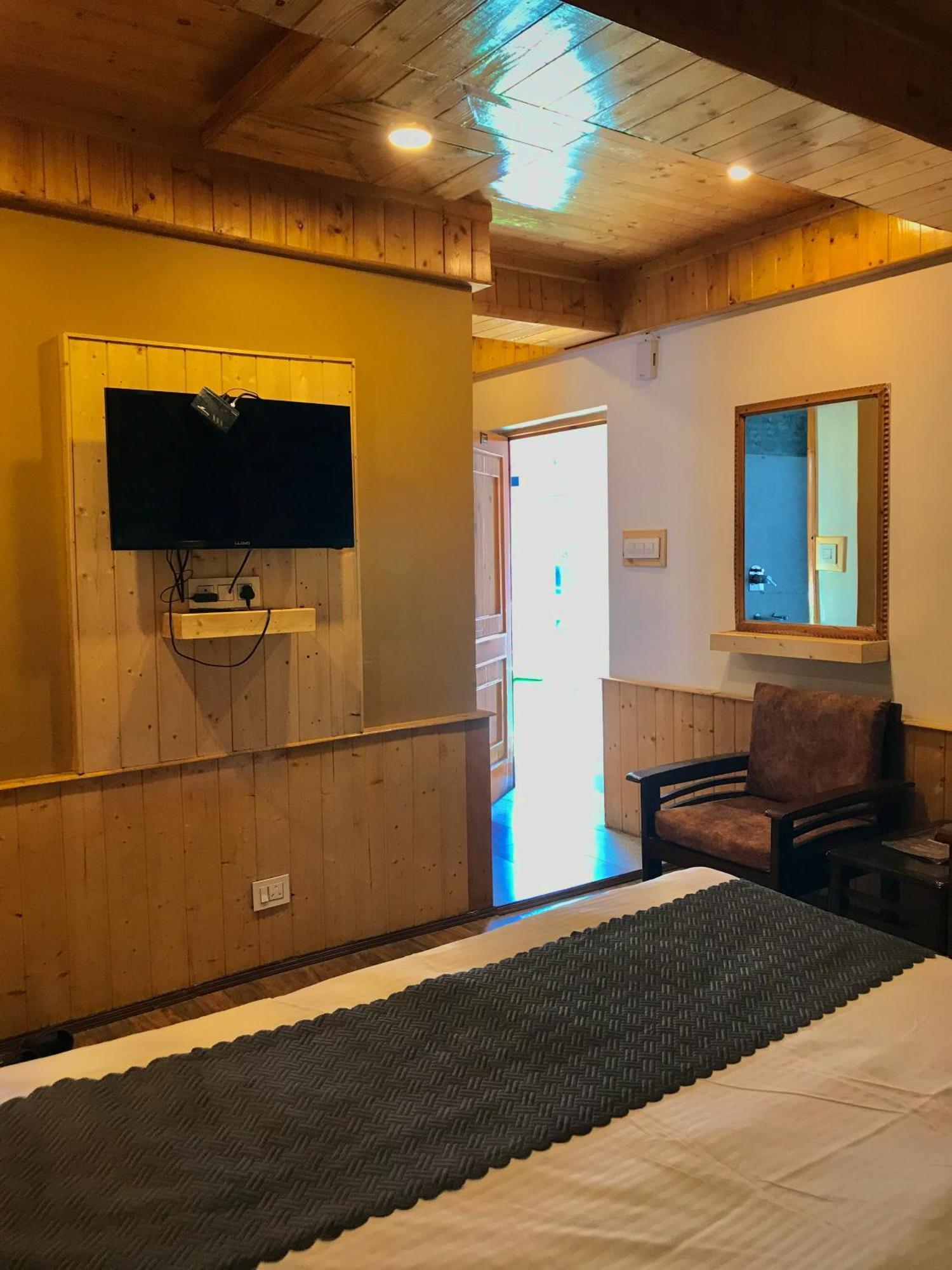 The Avenue Hotel , Manali A River Side Hotel Zewnętrze zdjęcie