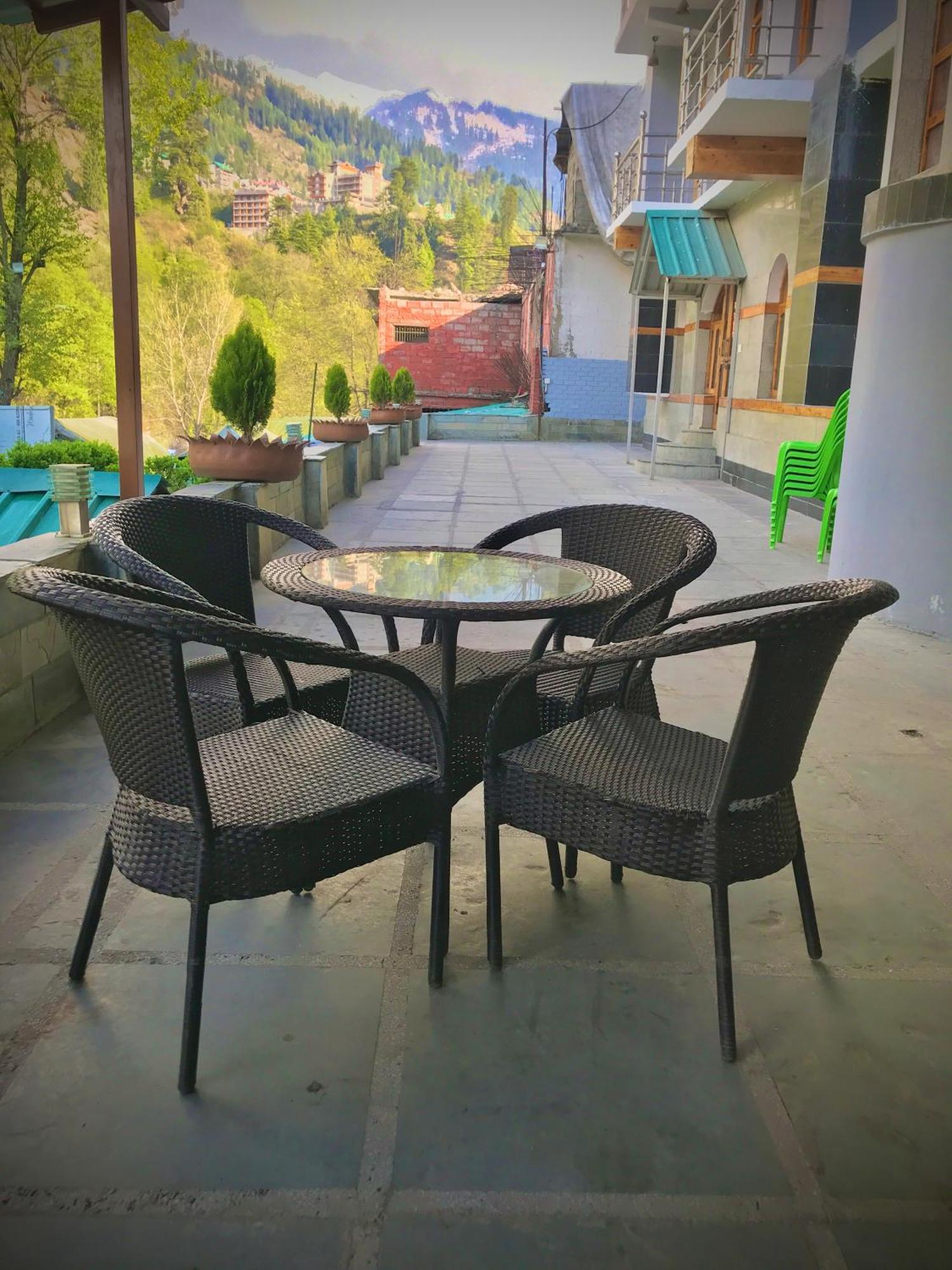 The Avenue Hotel , Manali A River Side Hotel Zewnętrze zdjęcie