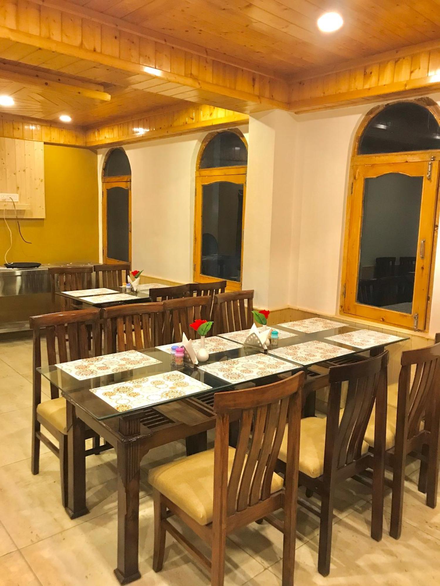 The Avenue Hotel , Manali A River Side Hotel Zewnętrze zdjęcie