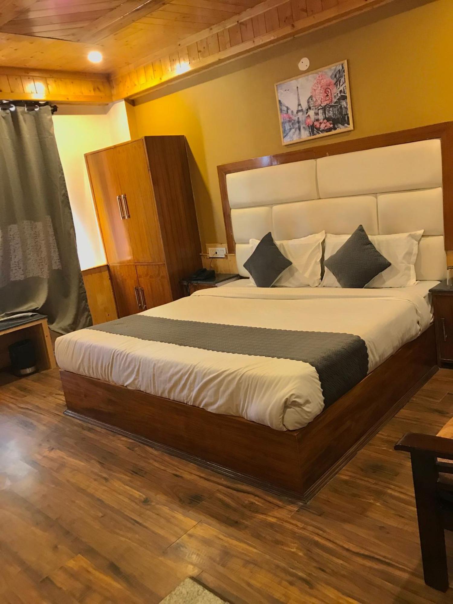 The Avenue Hotel , Manali A River Side Hotel Zewnętrze zdjęcie
