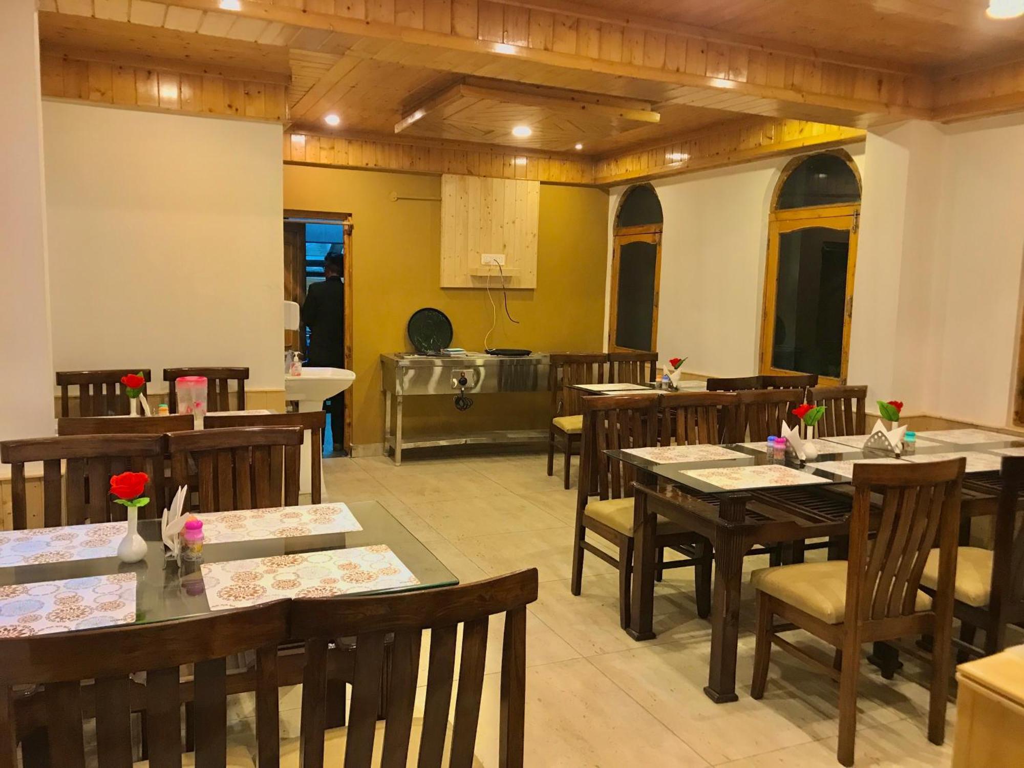 The Avenue Hotel , Manali A River Side Hotel Zewnętrze zdjęcie